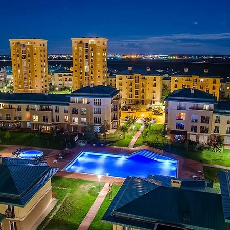 Cretuleasca Luxury Apartment With Pool In North Bucharest מראה חיצוני תמונה
